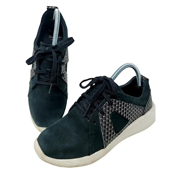 Clarks Shoes - Clarks Cowley Faye Black Sneaker Size 8.5